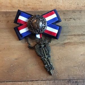 Fashion clip on for clothes